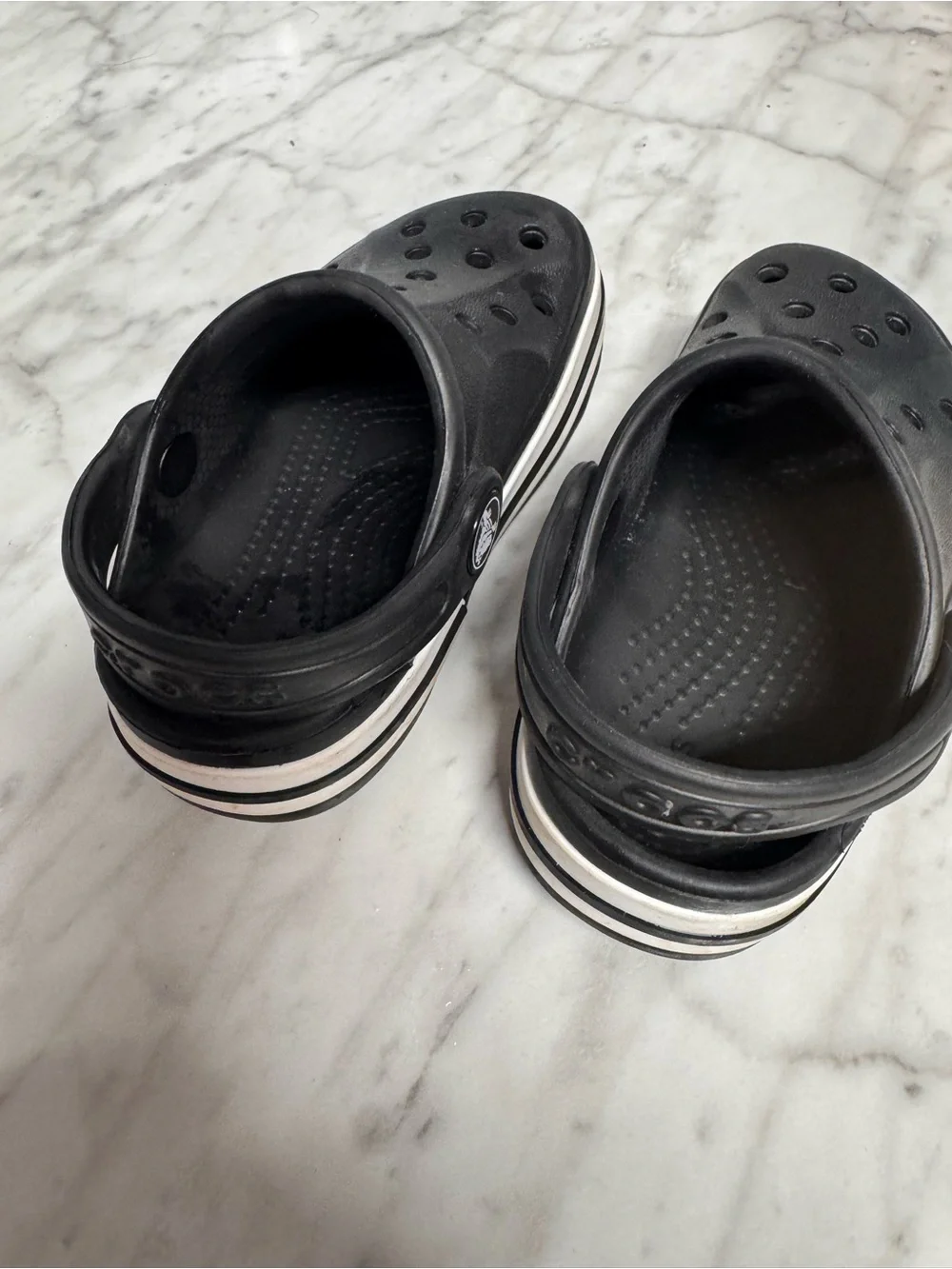 CROCS C7 - like new! Kids Black Clog Sandals with White Trim
